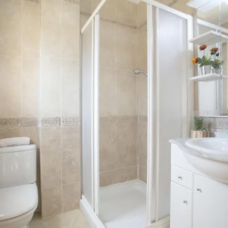 Nadaltenis By Interhome