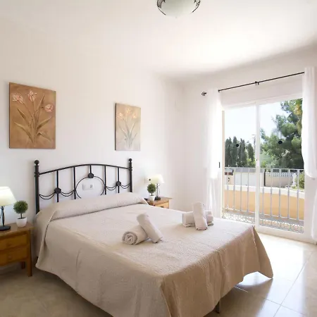 Nadaltenis By Interhome Calp