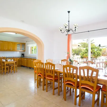 Nadaltenis By Interhome